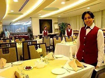 Sharjah Palace Hotel 4*,